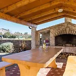In With Swimming Pool Holiday home Fazana