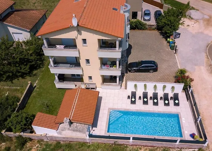 In With Swimming Pool Ferienhaus Fažana
